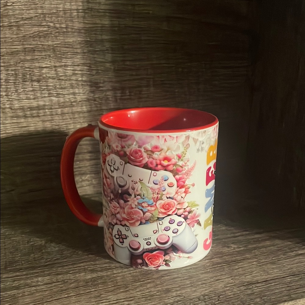 Floral Gaming Mug with Red Interior